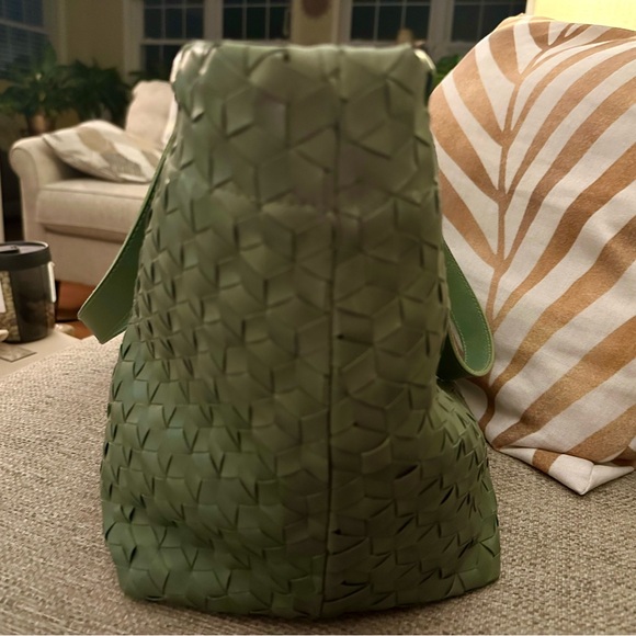 Price Reduced Madewell Basket Weave Leather Tote in Green - Picture 8 of 14